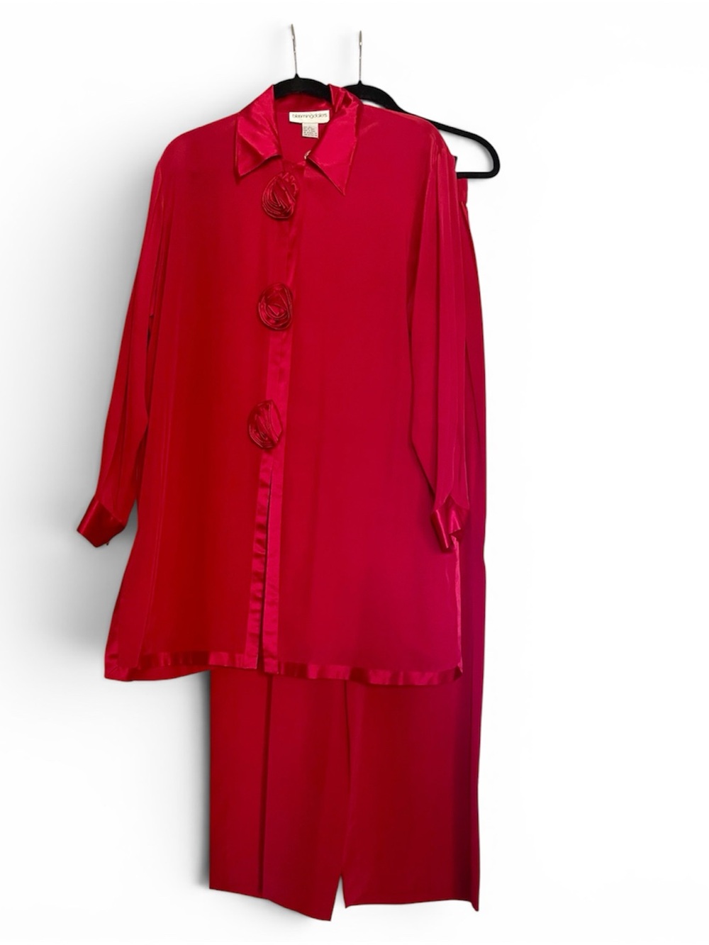 NWT Bloomingdale’s 100% Silk Size Large Loungewear Set in Cardinal
